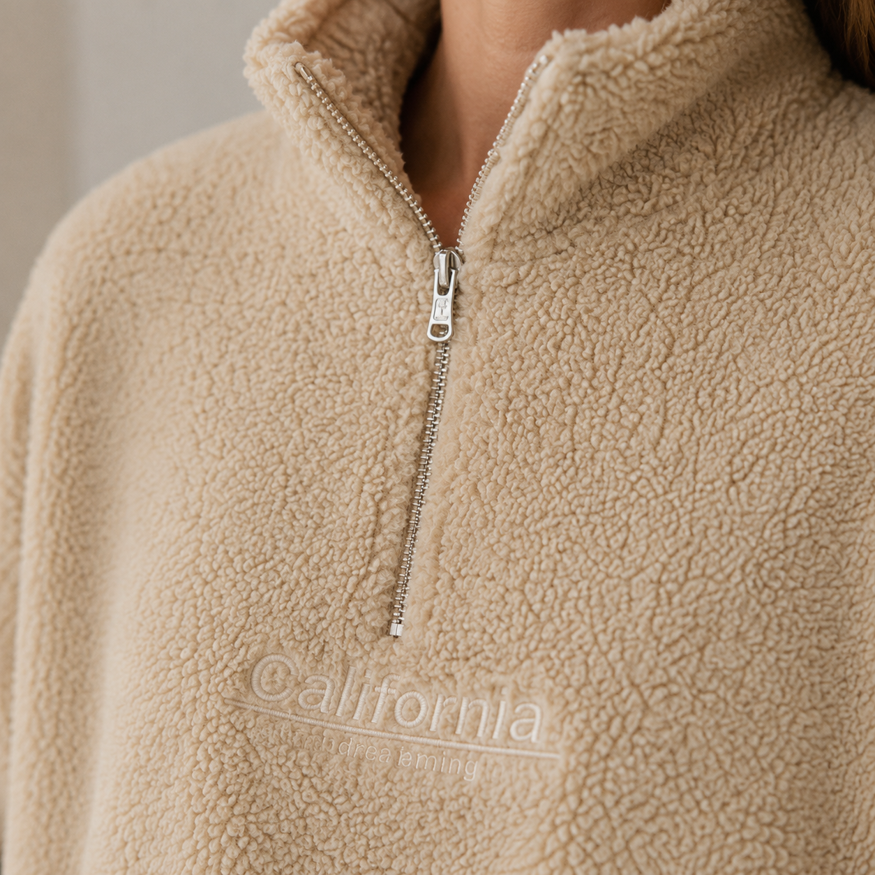 Teddy Half-Zip Romi – Cropped y Súper Suave