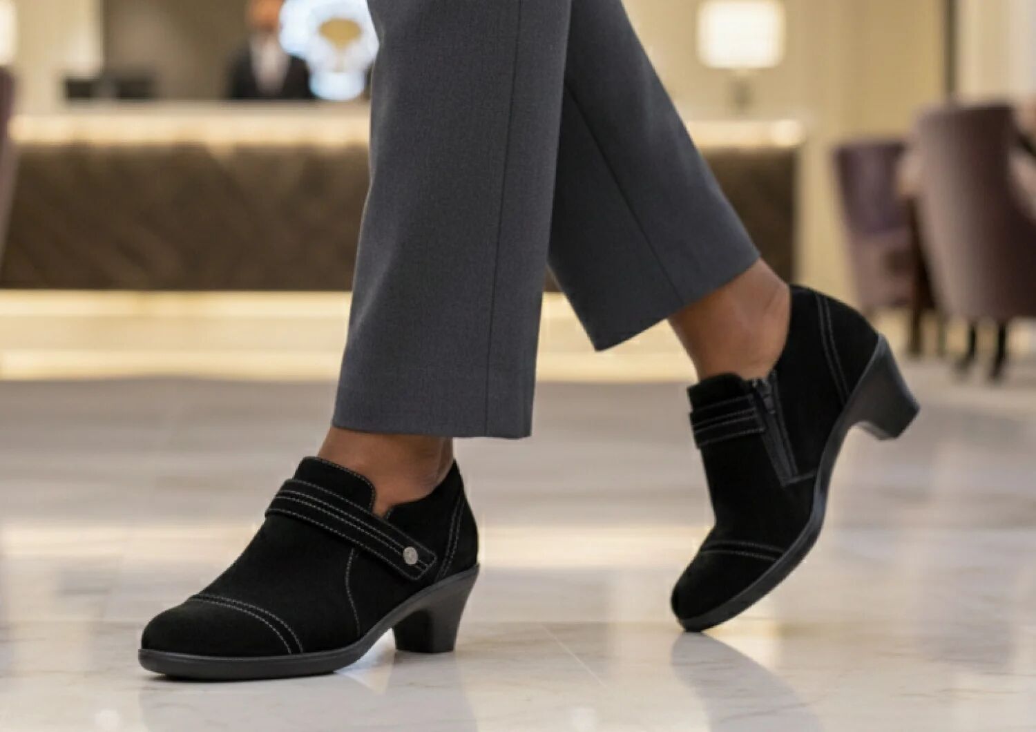 Eva – Samtweiche Eleganz in tiefem Schwarz