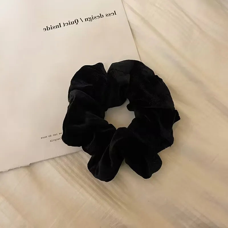 Scrunchies de Terciopelo Mette – Set de 4, Suaves y Elegantes