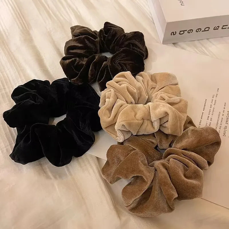 Scrunchies de Terciopelo Mette – Set de 4, Suaves y Elegantes