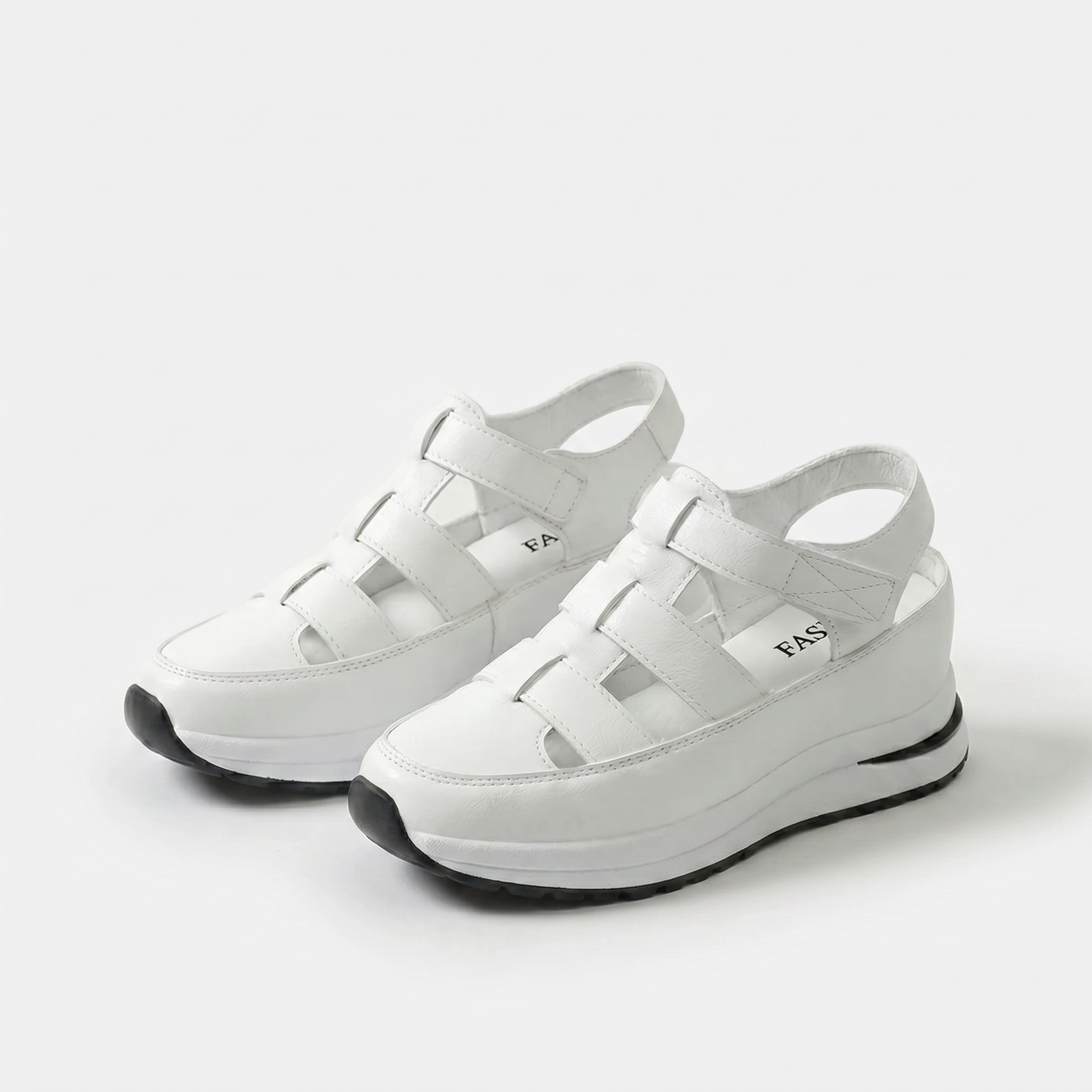 Lone - Perfekt bequeme Sandalen
