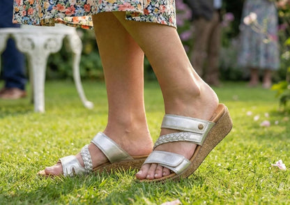 Carrie – Strahlender Glanz in edlem Platin