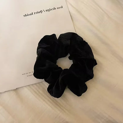Scrunchies de Terciopelo Mette – Set de 4, Suaves y Elegantes