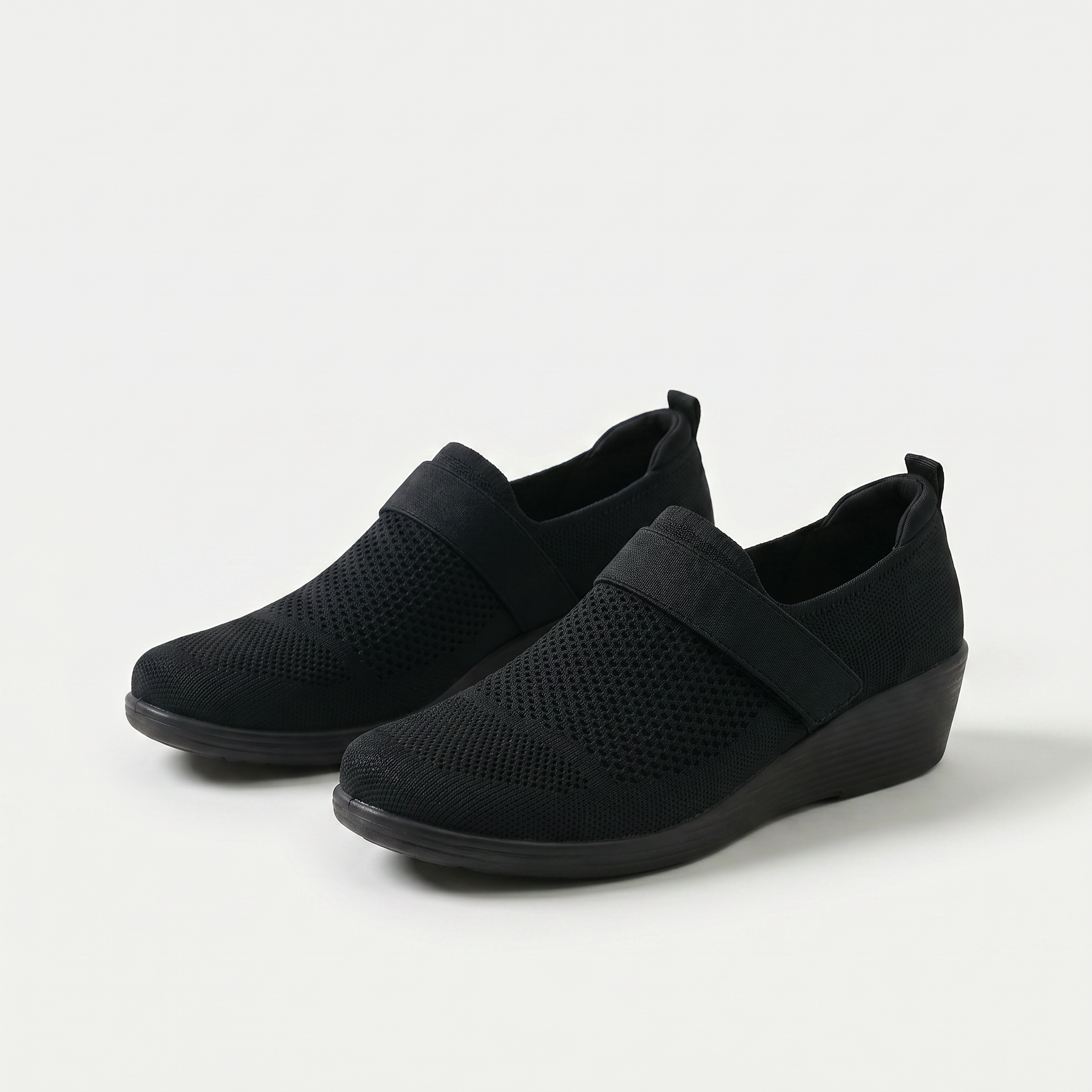 Eve – Zeitlose Eleganz in sattem Schwarz